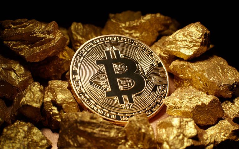 Bitcoin completa 10 anos: confira mitos e verdades