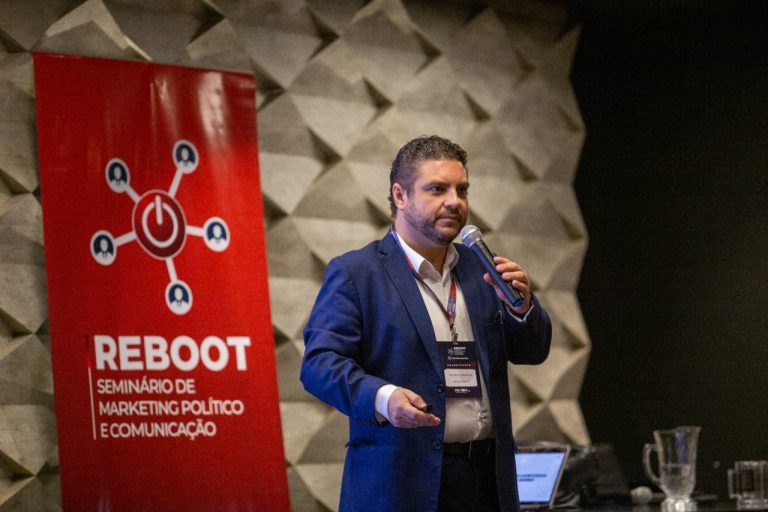 Rodrigo Gadelha é eleito melhor profissional de Marketing Digital do Brasil pela ABComm