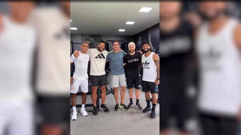 Hulk recebe companheiros do Atlético-MG em casa para treino em conjunto; veja!