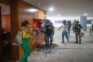 PF prende suspeito de depredar relógio do século 17 no Palácio do Planalto