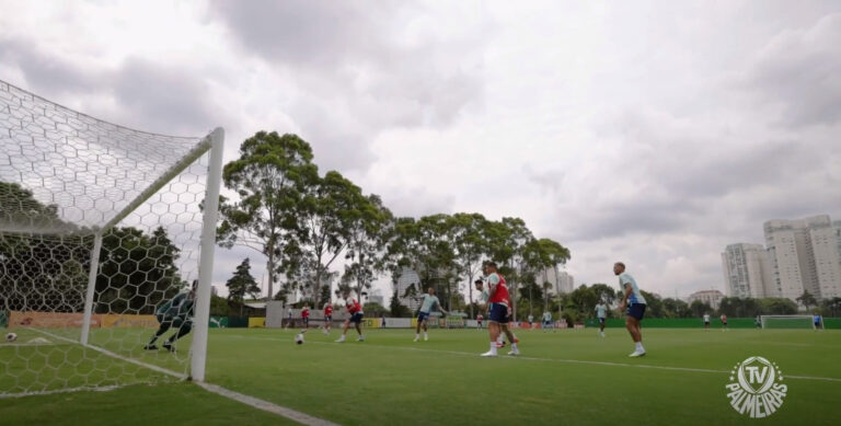 Palmeiras faz atividade com equipe sub-20 na Academia