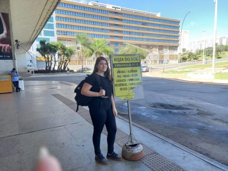 Entorno: no 1º dia pós-reajuste, população critica preços de passagens