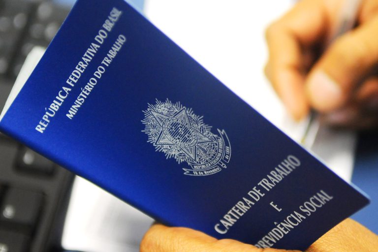 Agências do trabalhador têm 717 vagas de emprego nesta quinta-feira (6)