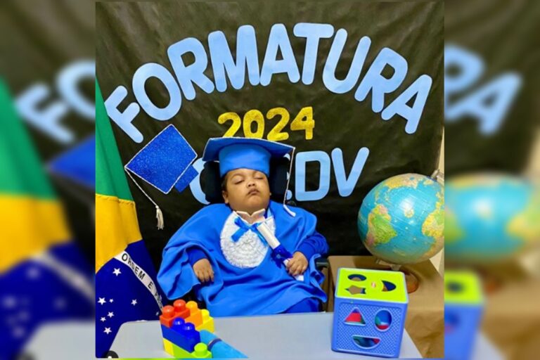 Criança que quase morreu após ser picada por escorpião volta a estudar