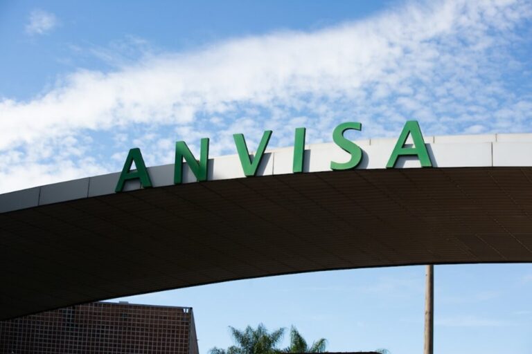 Anvisa fiscaliza condições sanitárias de clínicas de estética no país