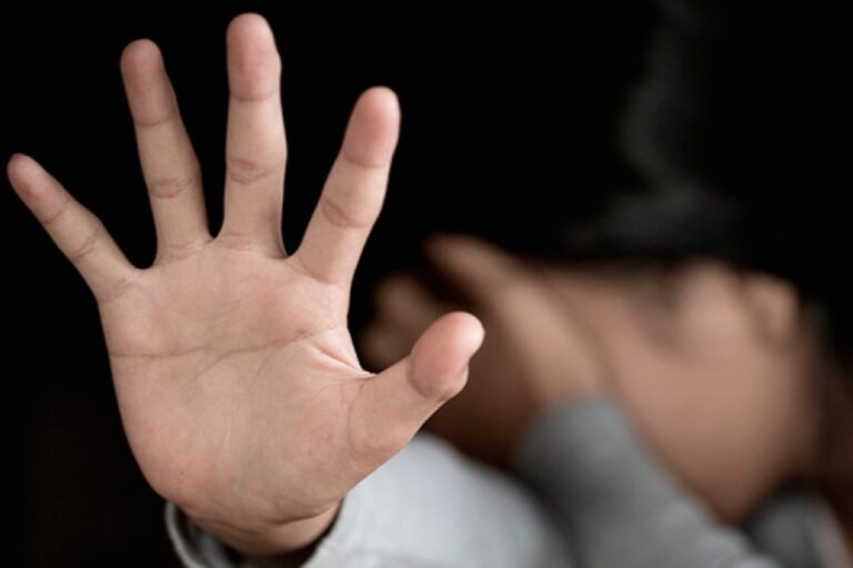 Homem é preso após mulher denunciar abuso à equipe de saúde