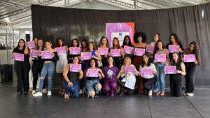 Projeto Poder em Movimento entrega certificados de cursos profissionalizantes para mulheres em Samambaia
