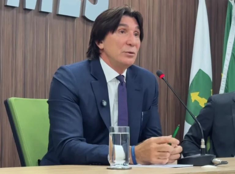 Janguie Diniz reassume presidência da ABMES