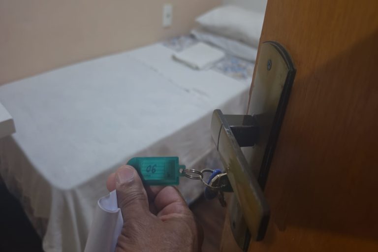 Pousadas clandestinas na Asa Sul são interditadas e multadas