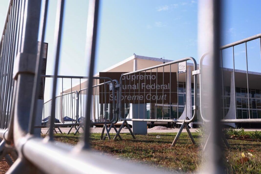 pm-faz-varredura-no-stf-e-reforca-seguranca-na-praca-dos-tres-poderes