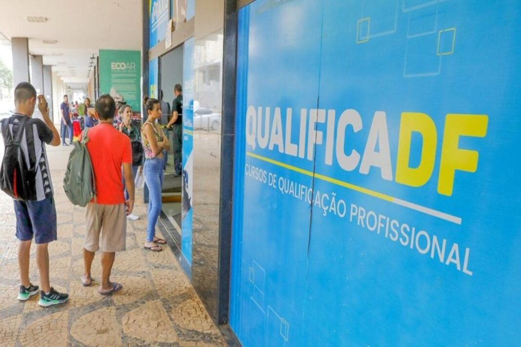 qualifica-df-tem-10-mil-vagas-abertas-em-mais-de-30-cursos.-veja-lista