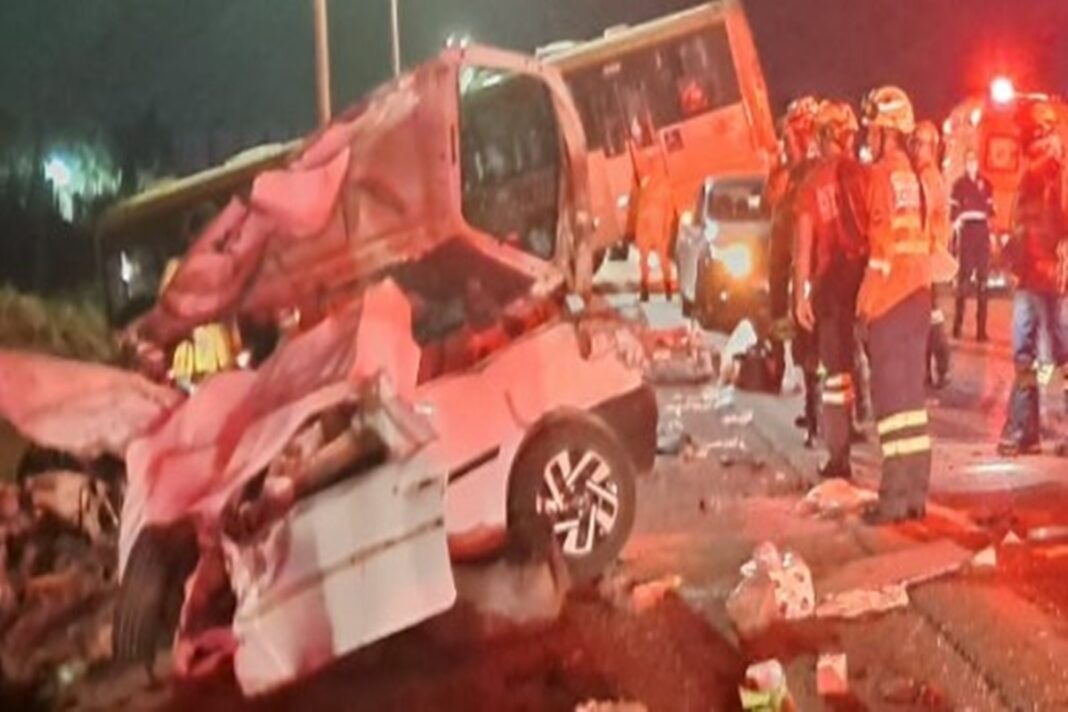 video-mostra-tentativa-de-resgate-em-acidente-que-deixou-dois-mortos-no-df