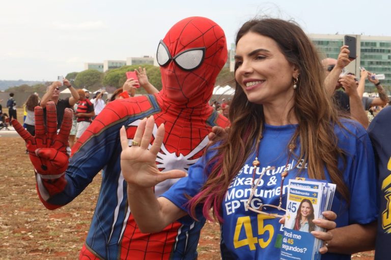 Paula Belmonte defende modernidade na Saúde e SUS mais próximo da população