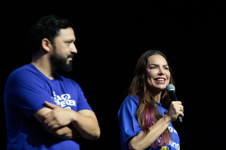 “Serviço público missionário”: Paula Belmonte participa de aulão de revisão