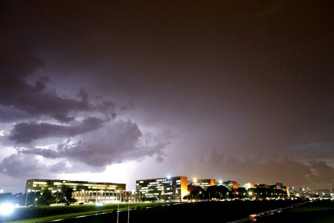 inmet-preve-tempo-instavel-no-df-para-o-domingo-de-eleicoes