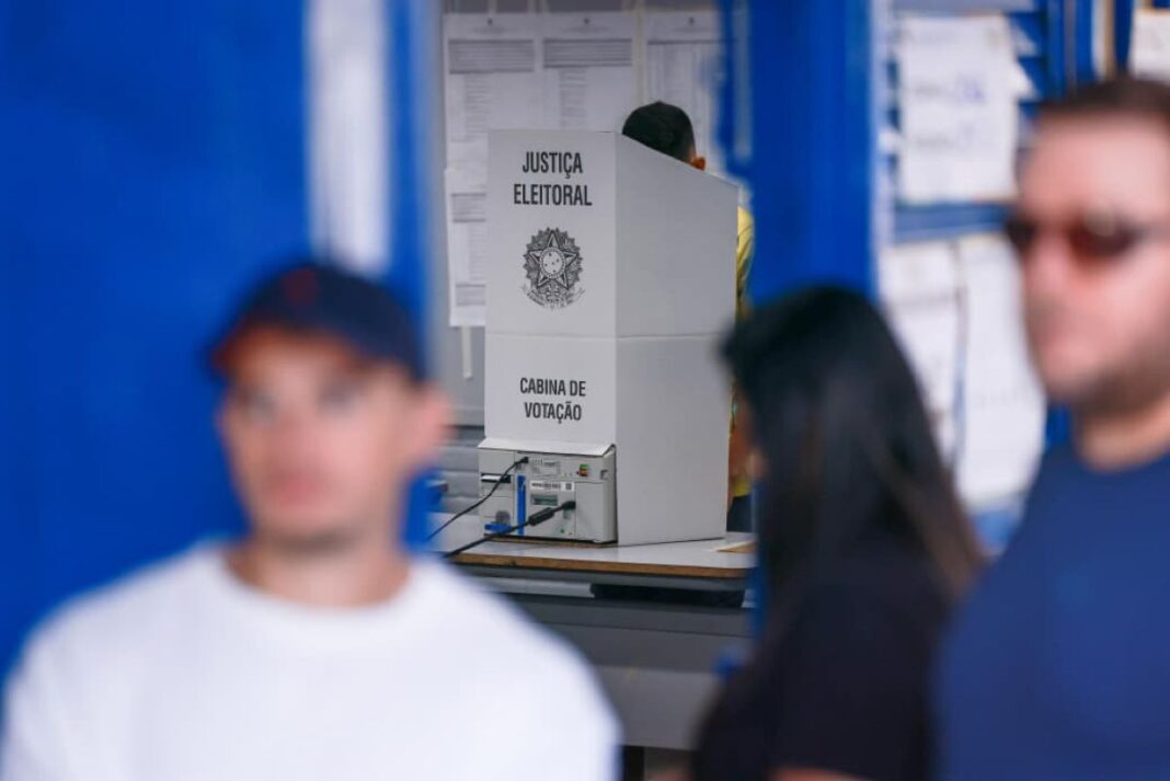 eleitores-do-df-chegam-cedo-aos-locais-de-votacao-no-1o-turno