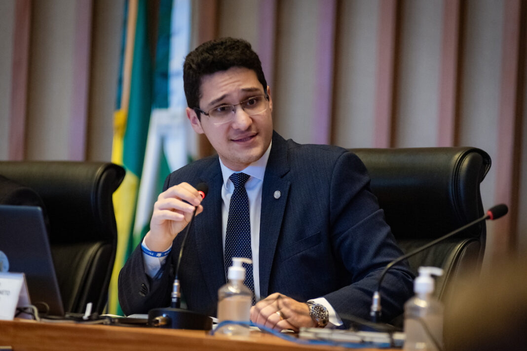 saiba-quem-e-joaquim-roriz-neto,-deputado-distrital-reeleito-no-df