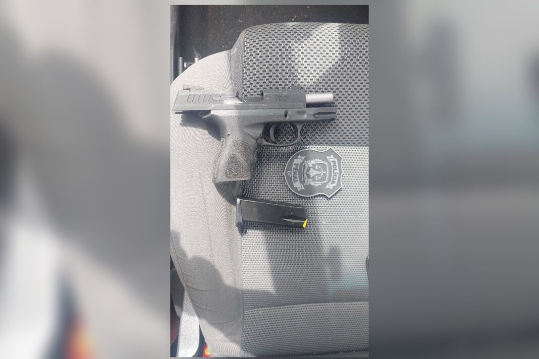 pistola-e-achada-perto-do-cpp-em-carro-de-mulher-ligada-a-um-detento
