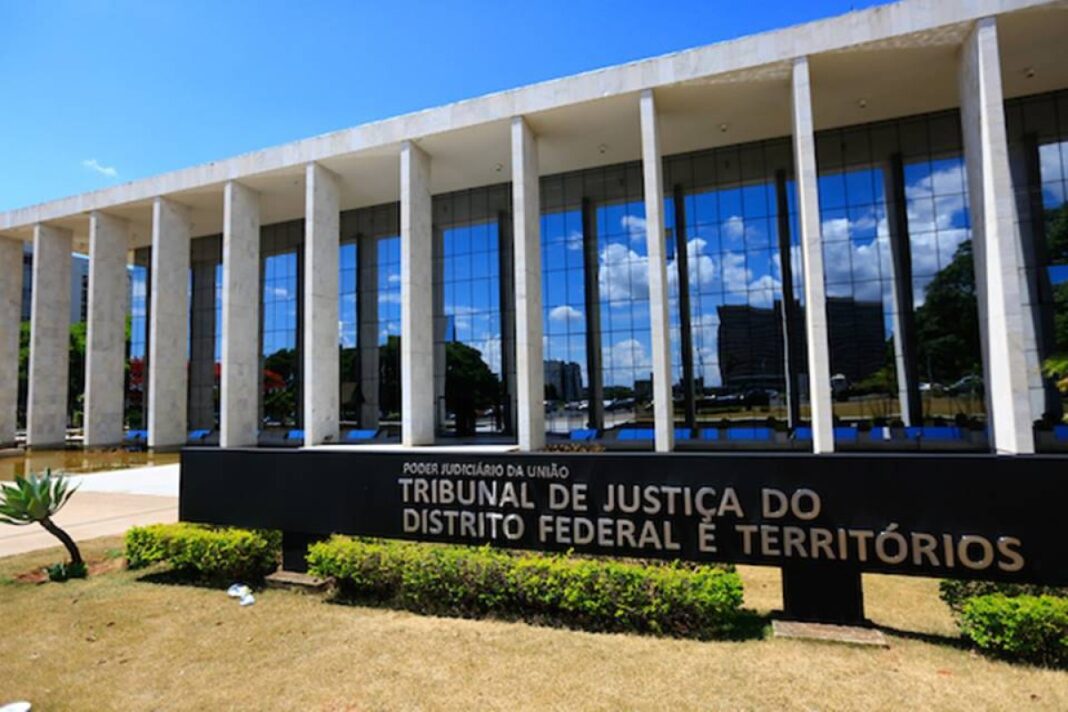 der-e-condenado-indenizar-motorista-que-danificou-carro-ao-passar-em-buraco