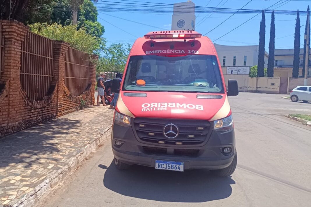 adolescente-fica-ferido-apos-colisao-entre-scooter-eletrica-e-motocicleta