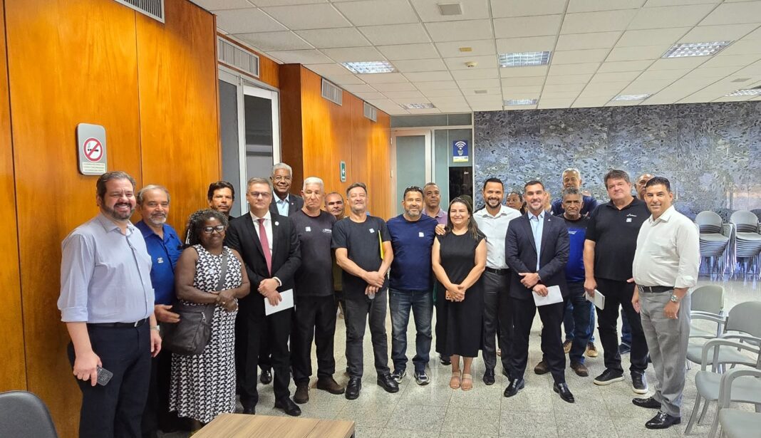 gdf-discute-solucao-para-regularizacao-de-lotes-do-setor-de-oficinas-do-guara