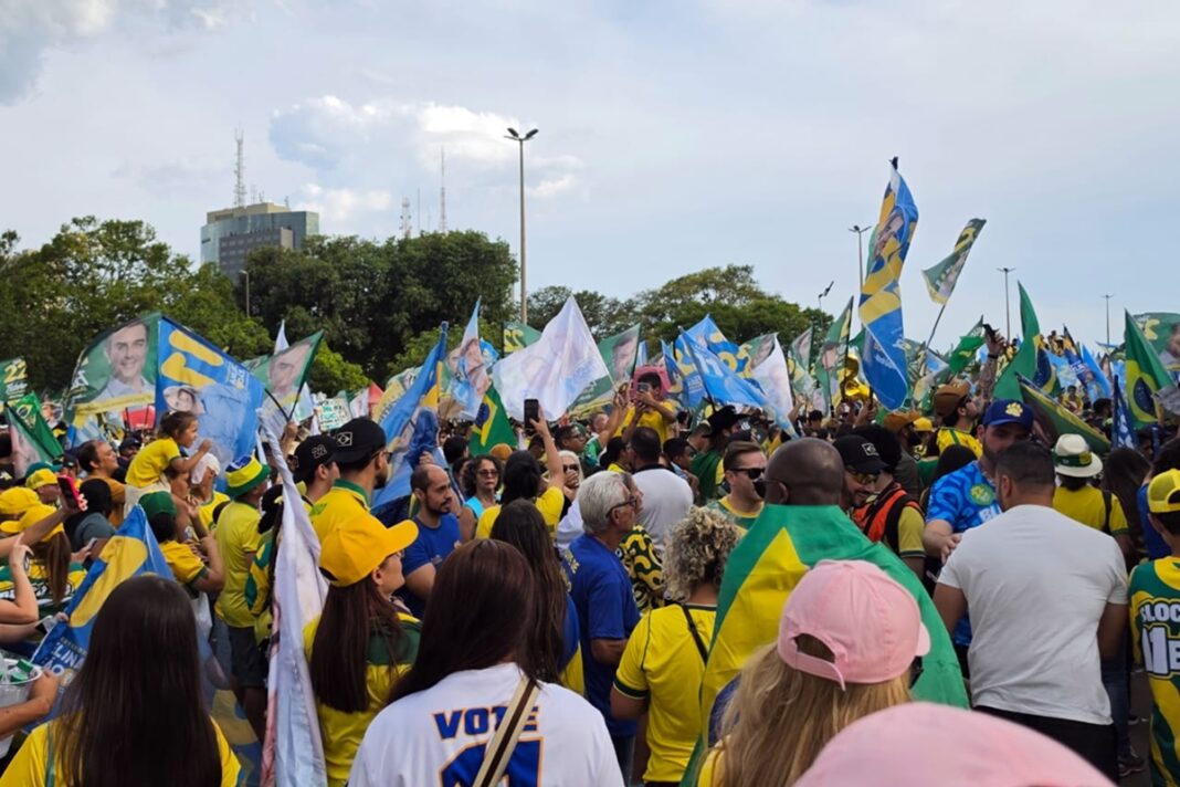bloco-do-11-e-22:-apoiadores-de-celina-e-flavio-chegam-a-torre-de-tv