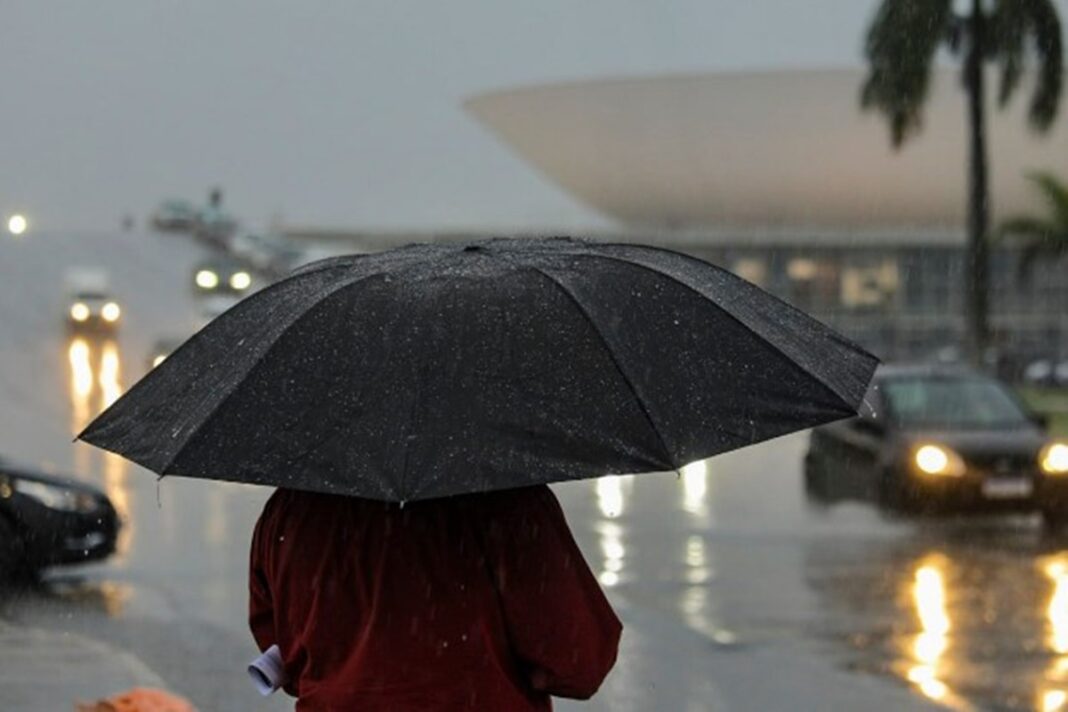 df-comeca-semana-sob-alerta-de-tempestade-com-ventania-forte;-veja-previsao