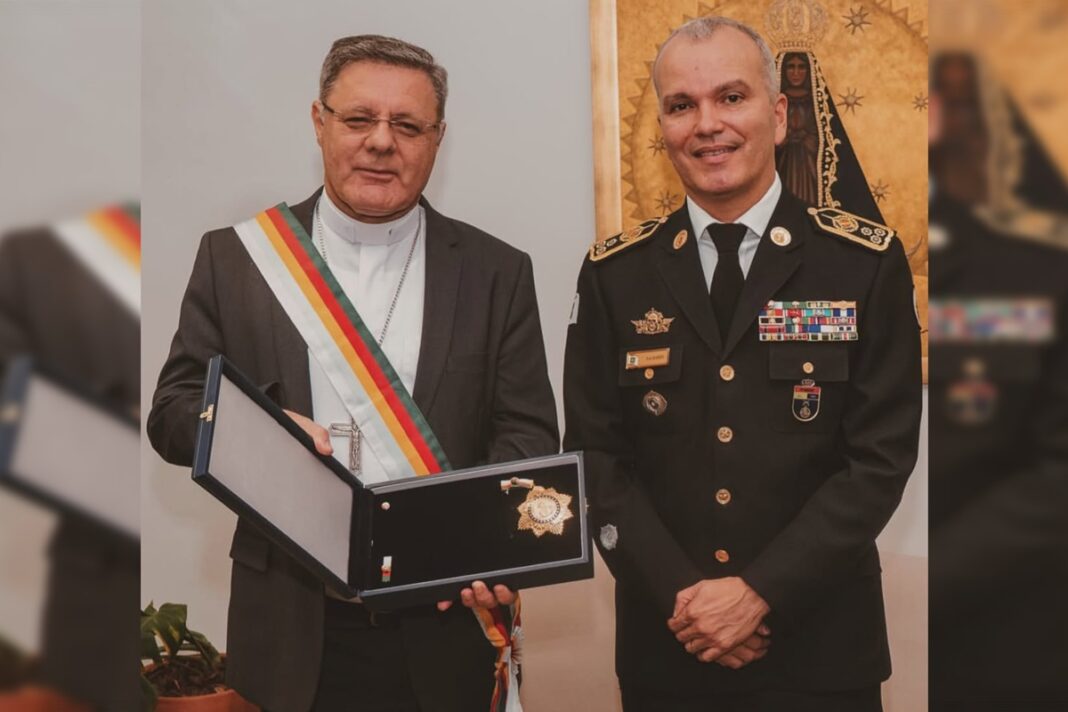 arcebispo-de-brasilia-e-condecorado-com-grau-mais-alto-de-honraria-da-pmdf